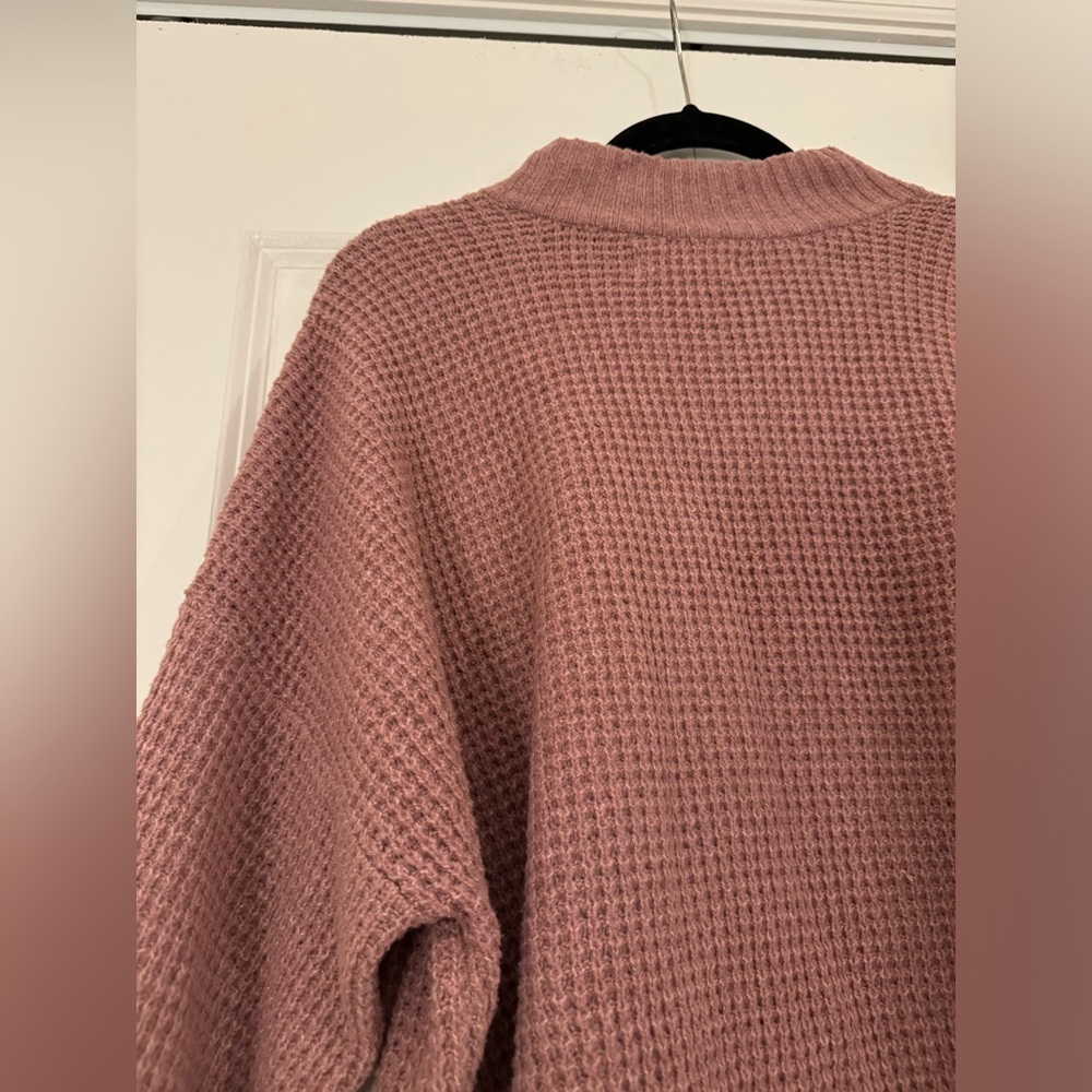 Hollister Cozy Sweater - Picture 8 of 9